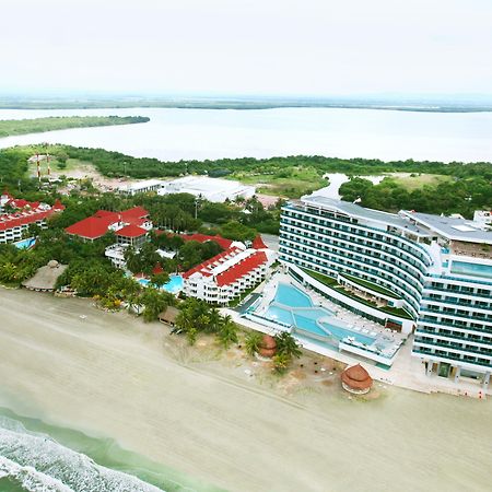 Hotel Las Americas Casa De Playa Cartagena Buitenkant foto Aerial view of the resort
