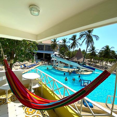 Hotel Las Americas Casa De Playa Cartagena Buitenkant foto Hammock on a balcony