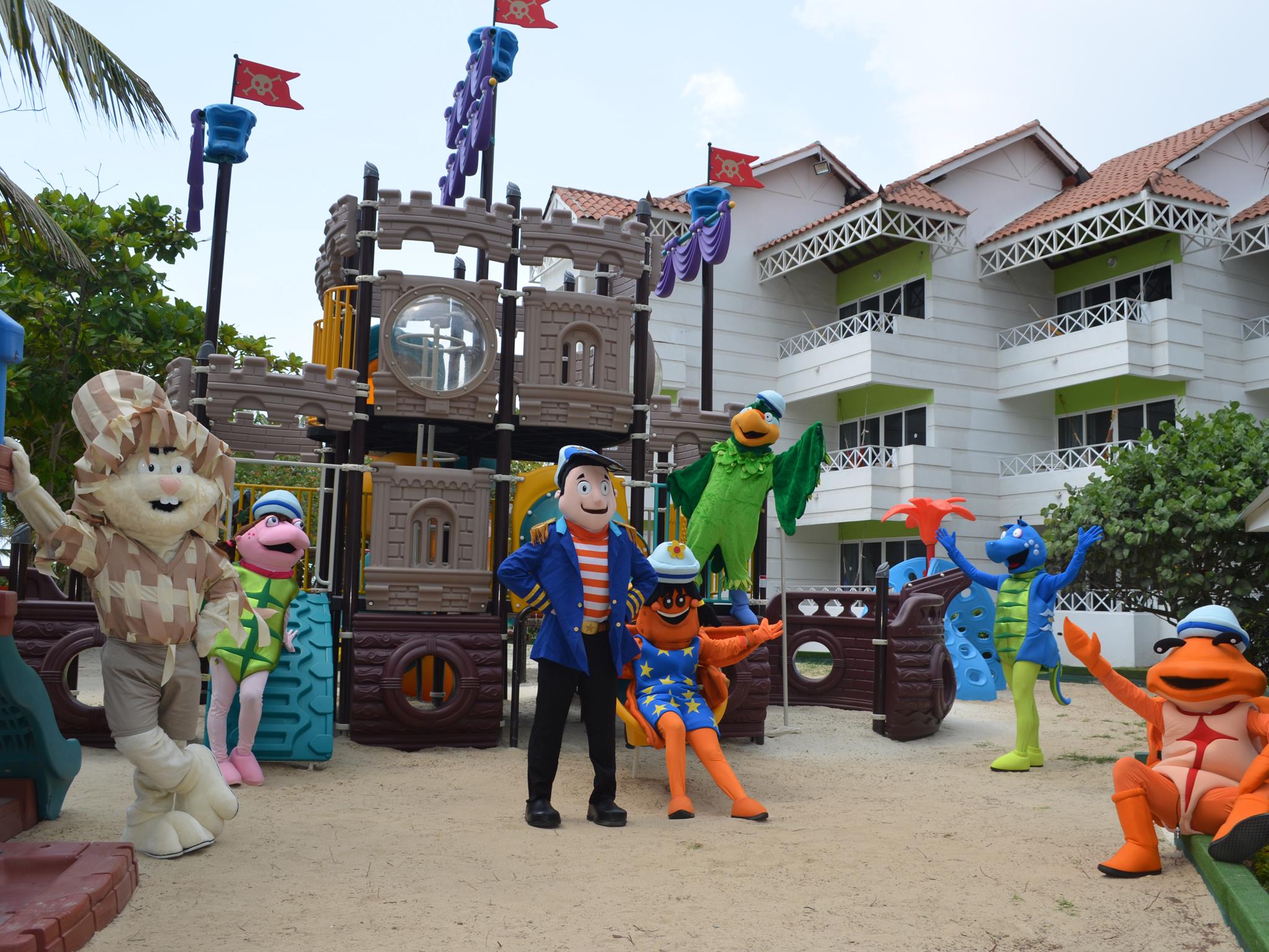 Hotel Las Americas Casa De Playa Cartagena Buitenkant foto Characters from the series at Legoland Malaysia Resort