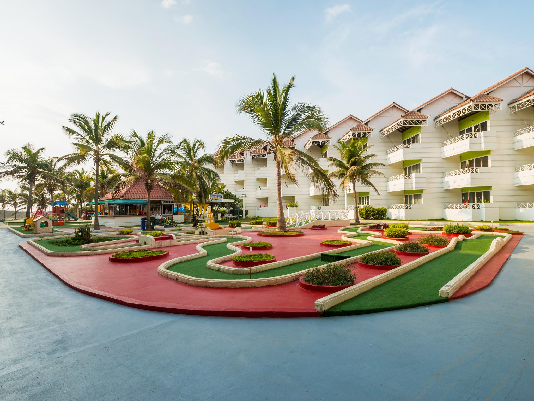 Hotel Las Americas Casa De Playa Cartagena Buitenkant foto Miniature golf at the Royal Palm Beach Hotel