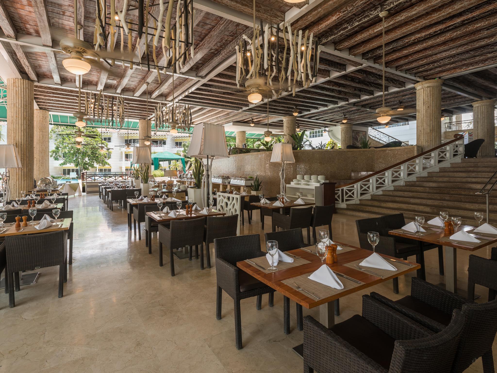Hotel Las Americas Casa De Playa Cartagena Buitenkant foto The restaurant