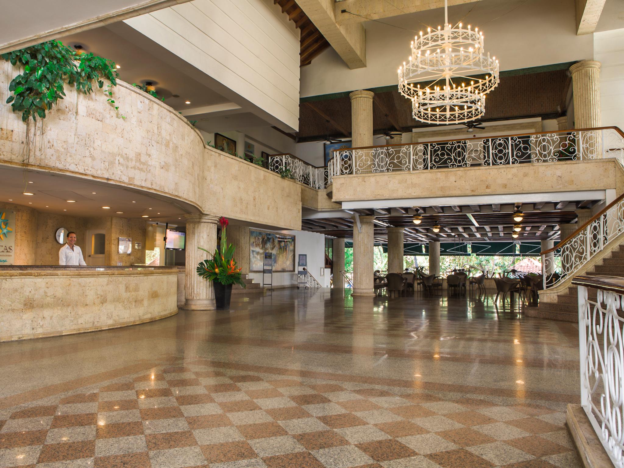 Hotel Las Americas Casa De Playa Cartagena Buitenkant foto Lobby