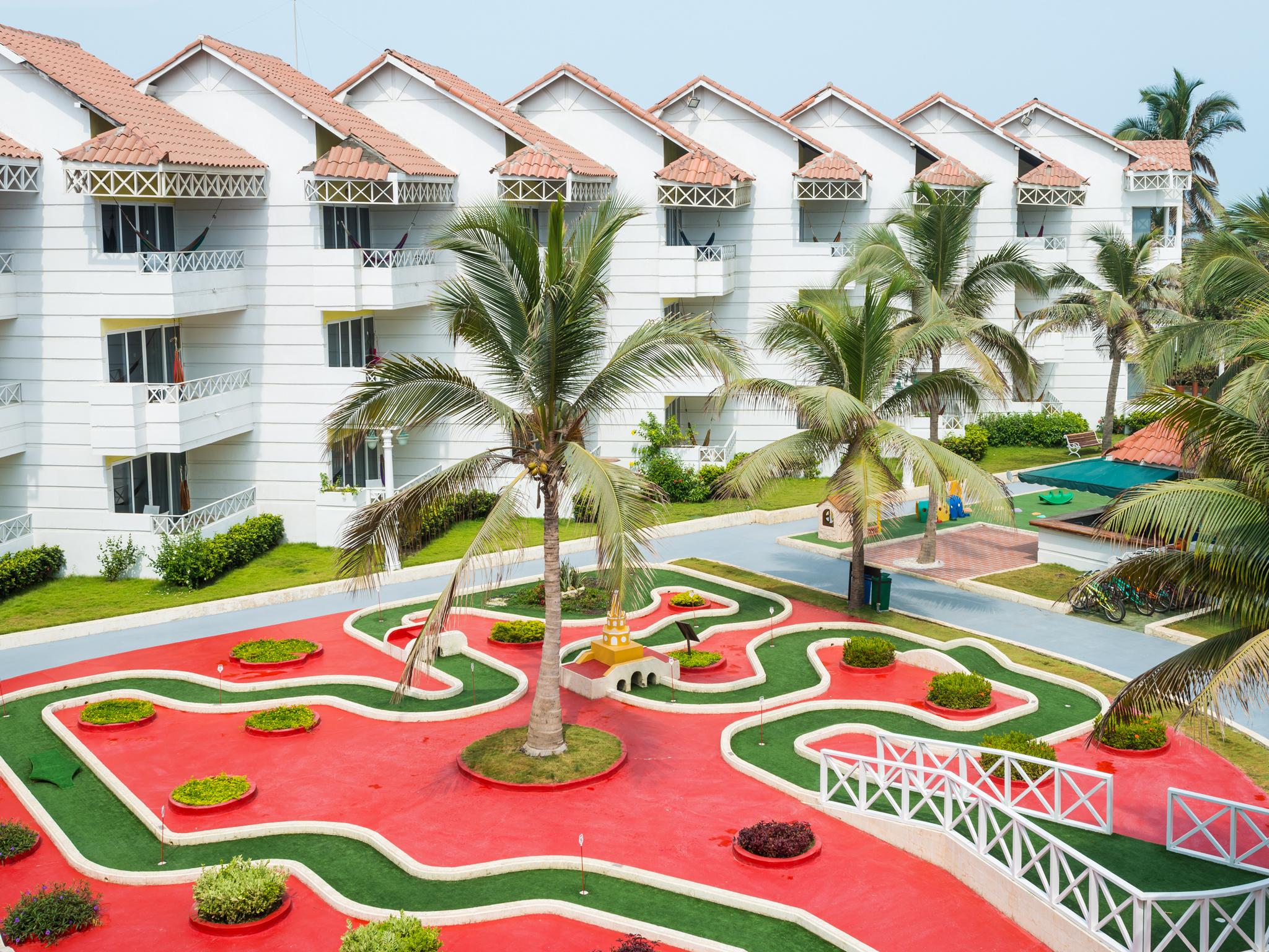 Hotel Las Americas Casa De Playa Cartagena Buitenkant foto Club Mahindra, Pulicat