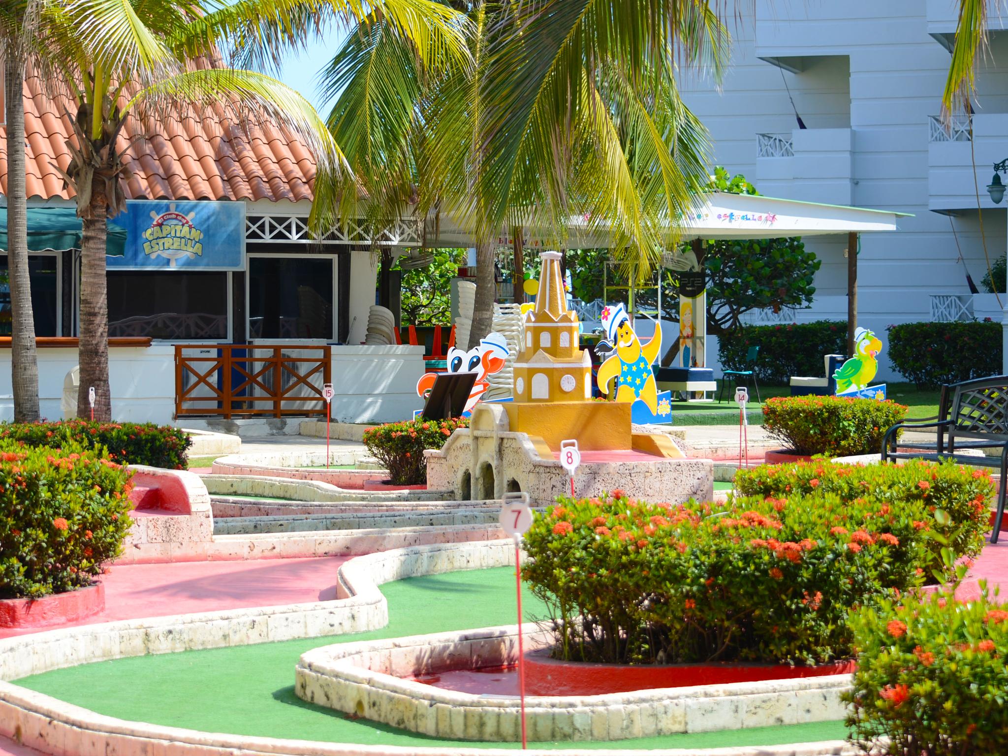Hotel Las Americas Casa De Playa Cartagena Buitenkant foto Miniature golf course in Cancún, Mexico