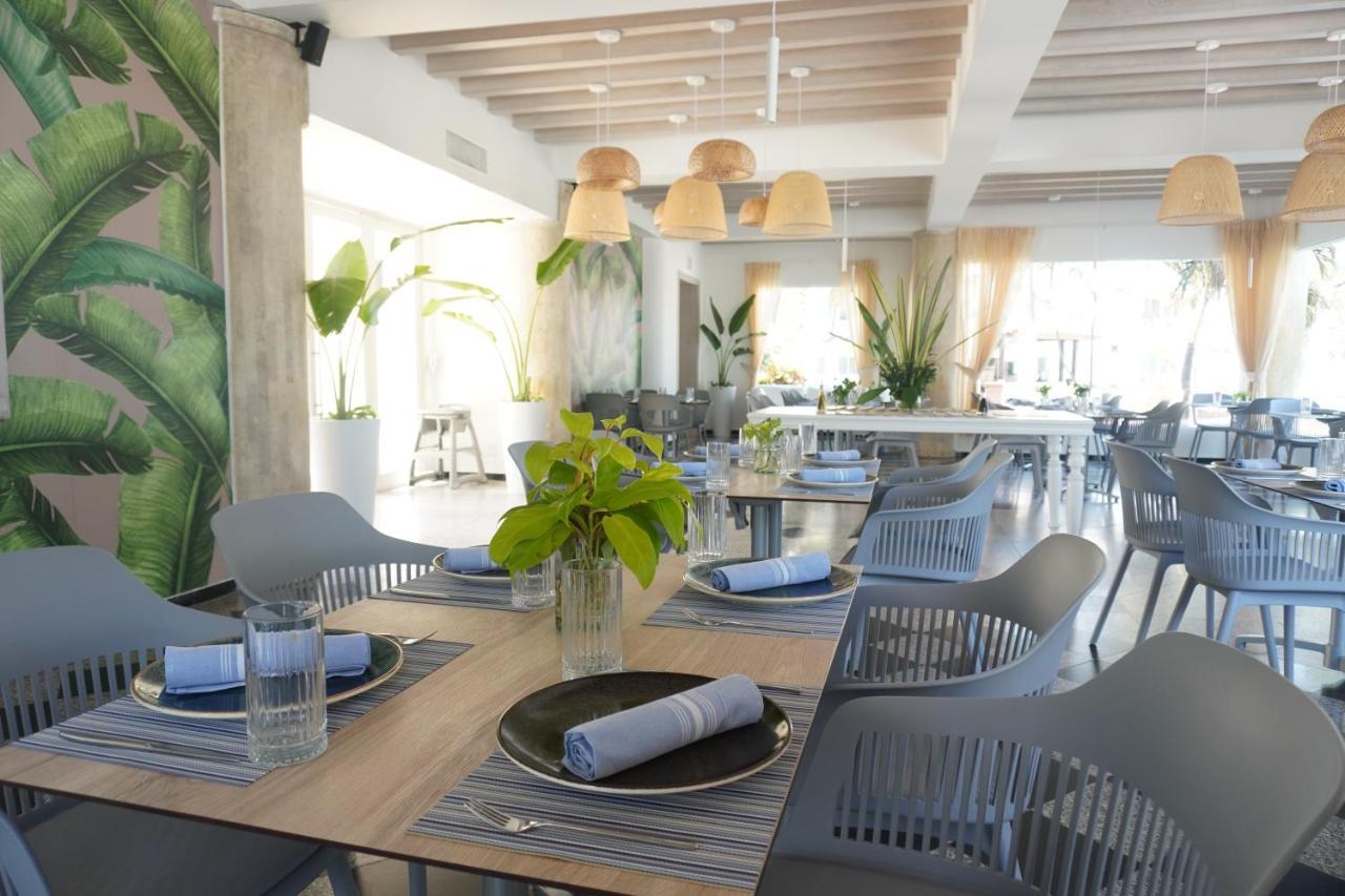 Hotel Las Americas Casa De Playa Cartagena Buitenkant foto Restaurant