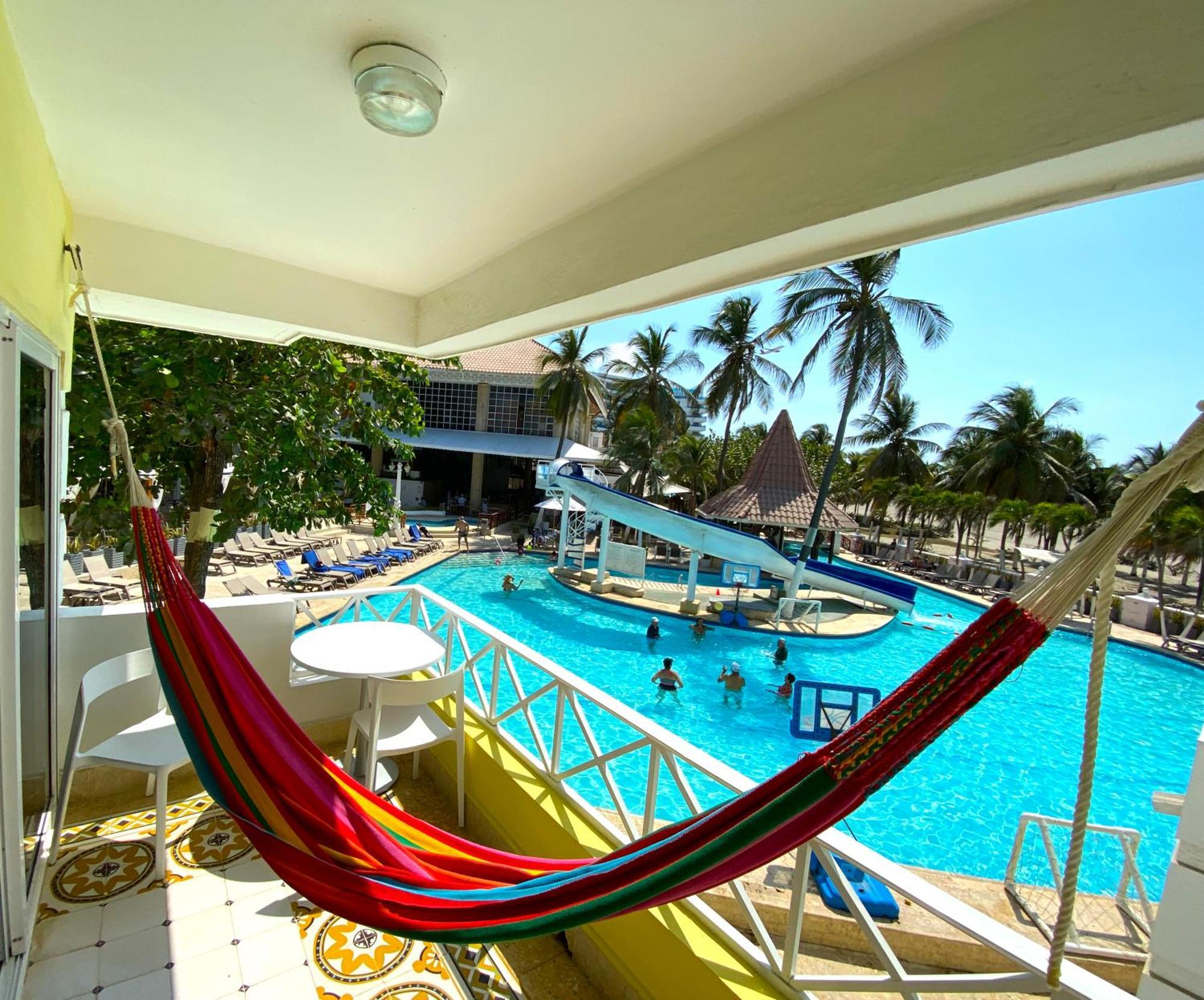 Hotel Las Americas Casa De Playa Cartagena Buitenkant foto Hammock on a balcony
