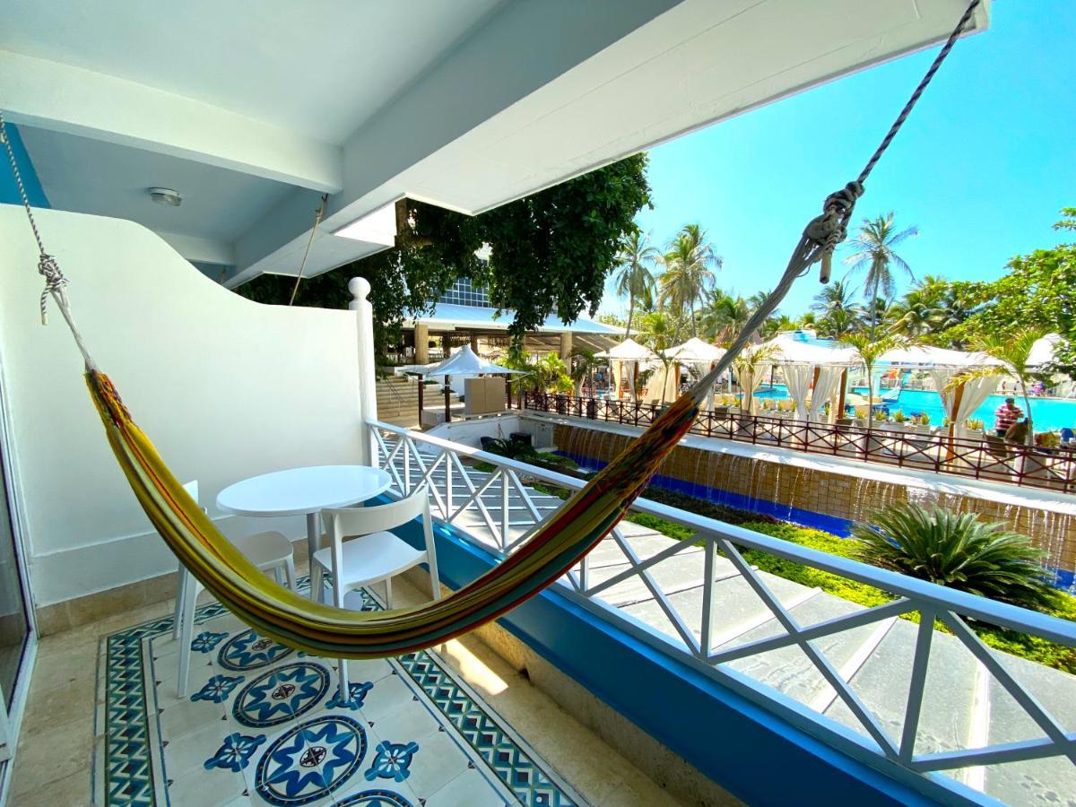 Hotel Las Americas Casa De Playa Cartagena Buitenkant foto Hammock on a balcony